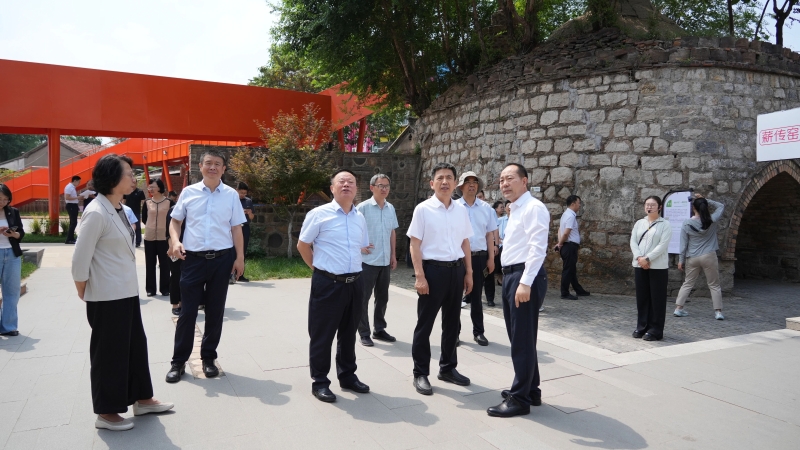 住淄省政協(xié)委員來博考察